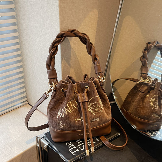 🔥😍Ειδική προσφορά περιορισμένης διάρκειας👜💃Γυναικεία τσάντα 2026, νέο στυλ, μοντέρνα, απλή, casual, χιαστί, ευέλικτη, πλεκτή με καλώδιο, τσάντα bucket