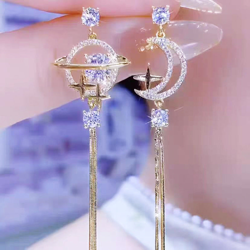 💖Ειδική προσφορά【Αγοράστε 1 Πάρτε 1 Δωρεάν】Σκουλαρίκια με αστέρι και φεγγάρι για γυναίκες - Κομψά και μοντέρνα ασύμμετρα σκουλαρίκια με φούντες