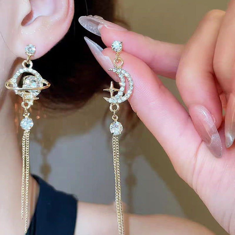 💖Ειδική προσφορά【Αγοράστε 1 Πάρτε 1 Δωρεάν】Σκουλαρίκια με αστέρι και φεγγάρι για γυναίκες - Κομψά και μοντέρνα ασύμμετρα σκουλαρίκια με φούντες