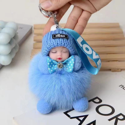 😴🧸🚗Αγοράστε 1 και πάρτε 1 δωρεάν🔥Μενταγιόν αυτοκινήτου σε σχήμα κούκλας που κοιμάται, μπρελόκ κινουμένων σχεδίων με μοτίβο βελούδινου παιχνιδιού.