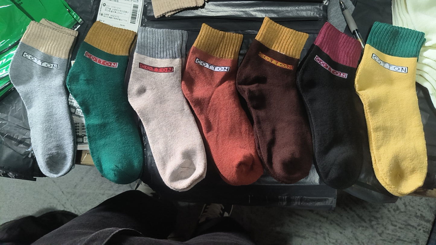 🧦【Αγοράστε 5 ζευγάρια, πάρτε 5 δωρεάν】🧦Χοντρές, ζεστές ανδρικές και γυναικείες κάλτσες μέχρι τη μέση της γάμπας, ζεστές κάλτσες από πετσετέ ύφασμα